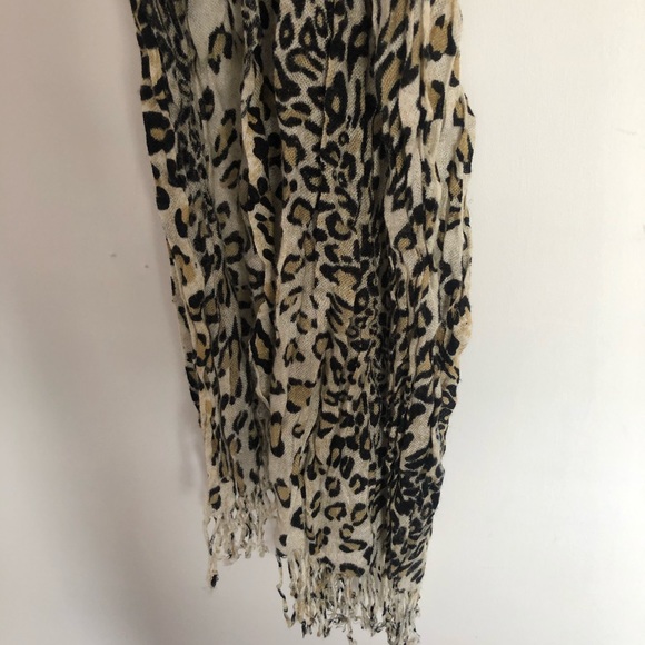 Scarf - Picture 1 of 3